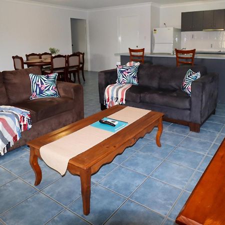Blk Stays Guest House Deluxe Units Morayfield Phòng bức ảnh